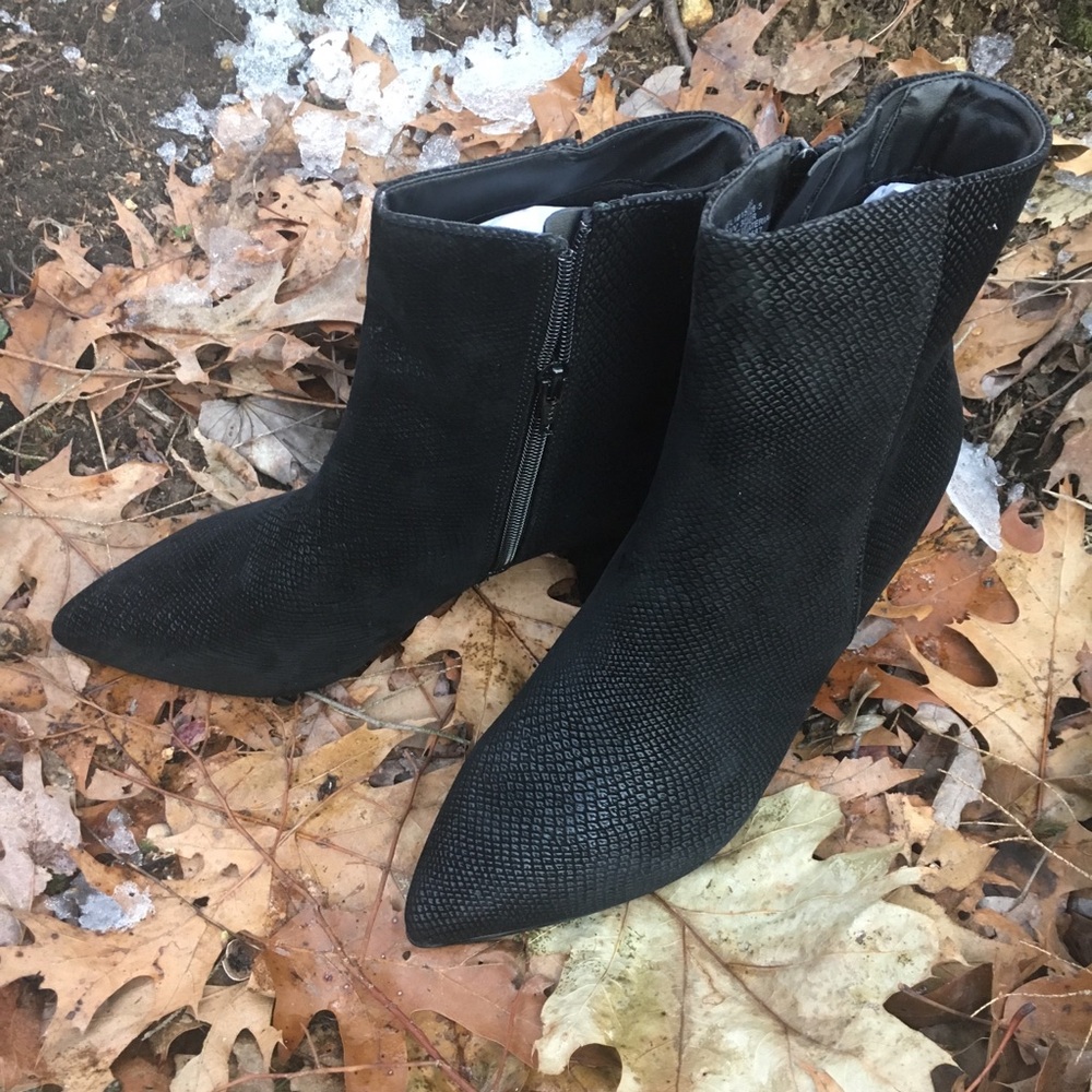 NWT 8.5WW extra wide black booties - Picture 10 of 15
